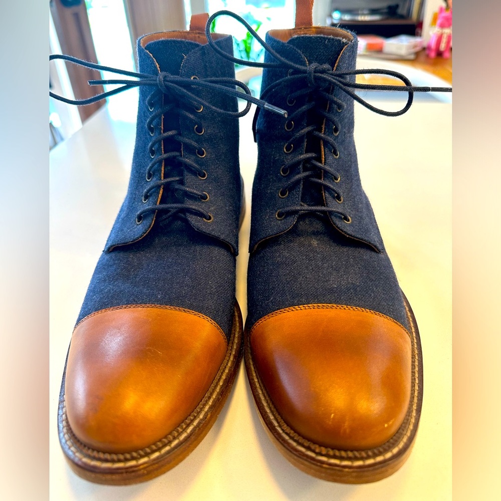 Taft Designer Lace Up Boots Size 43. Like New. Worn 3 times. Light scuff sole.